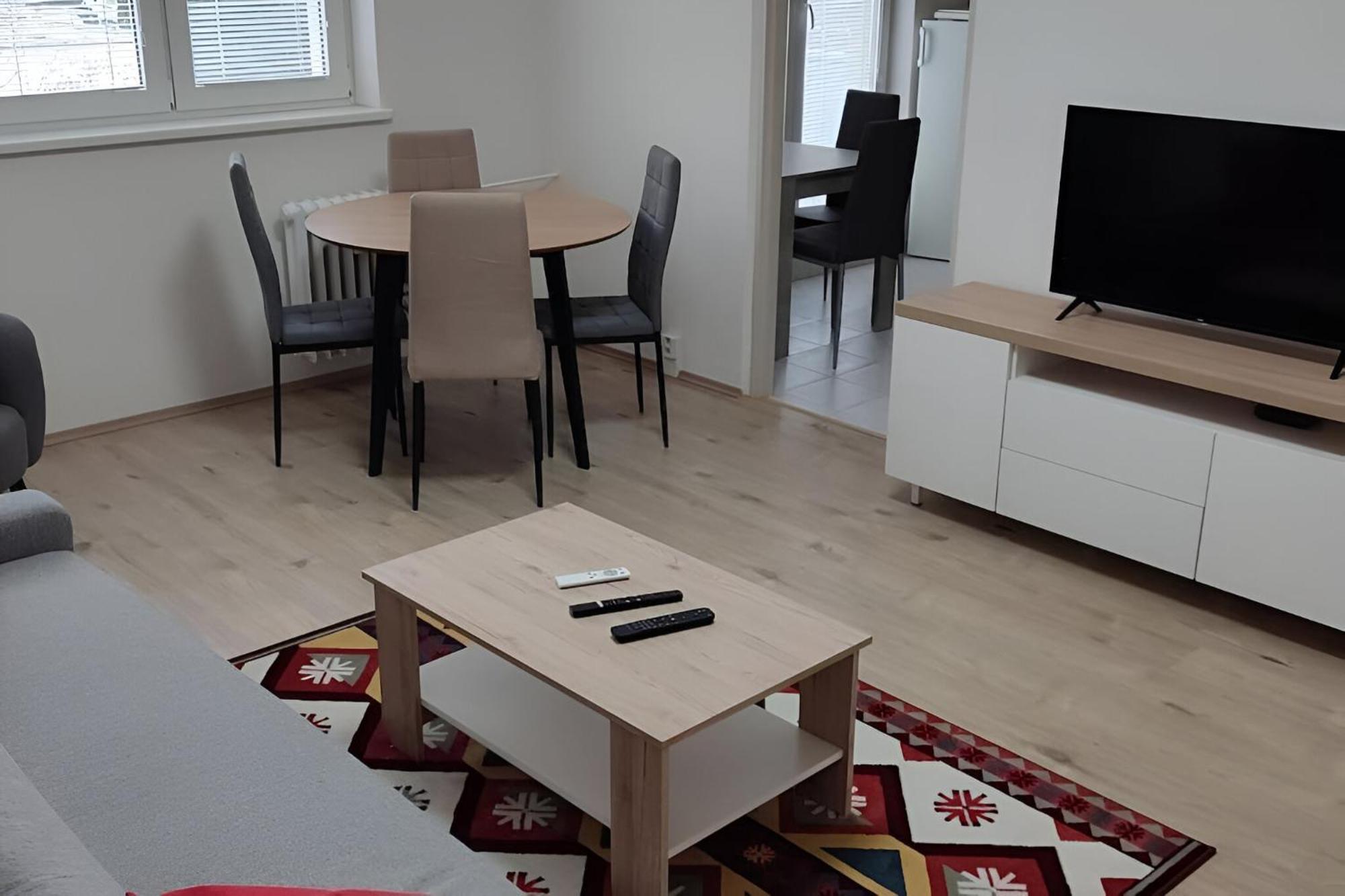 Big And Sunny Apartment With Great Acces To Center Братислава Экстерьер фото